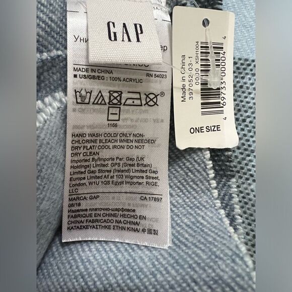 4/$25 Gap oversized frayed wrap scarf blue New - Picture 4 of 8